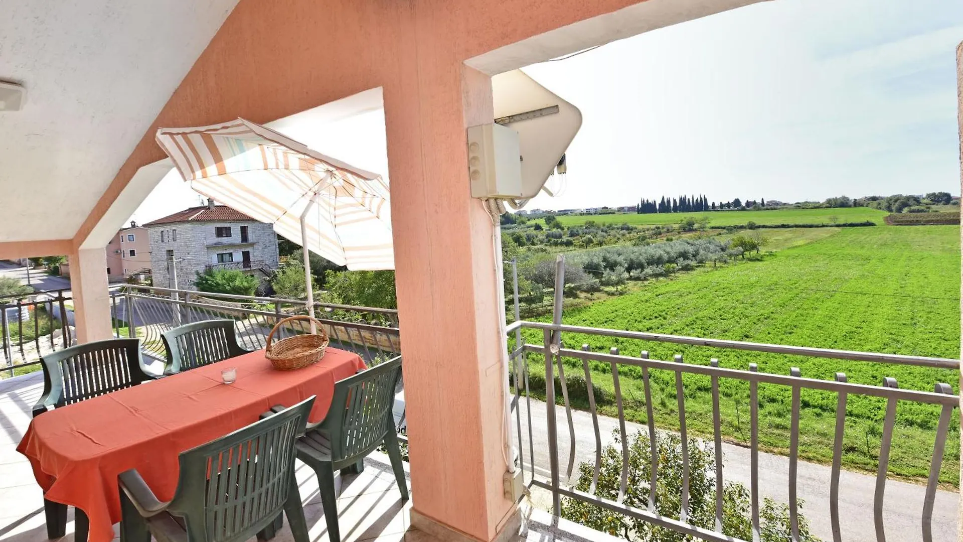 Villa Tina 1 Novigrad Istria 0*,  Kroatië